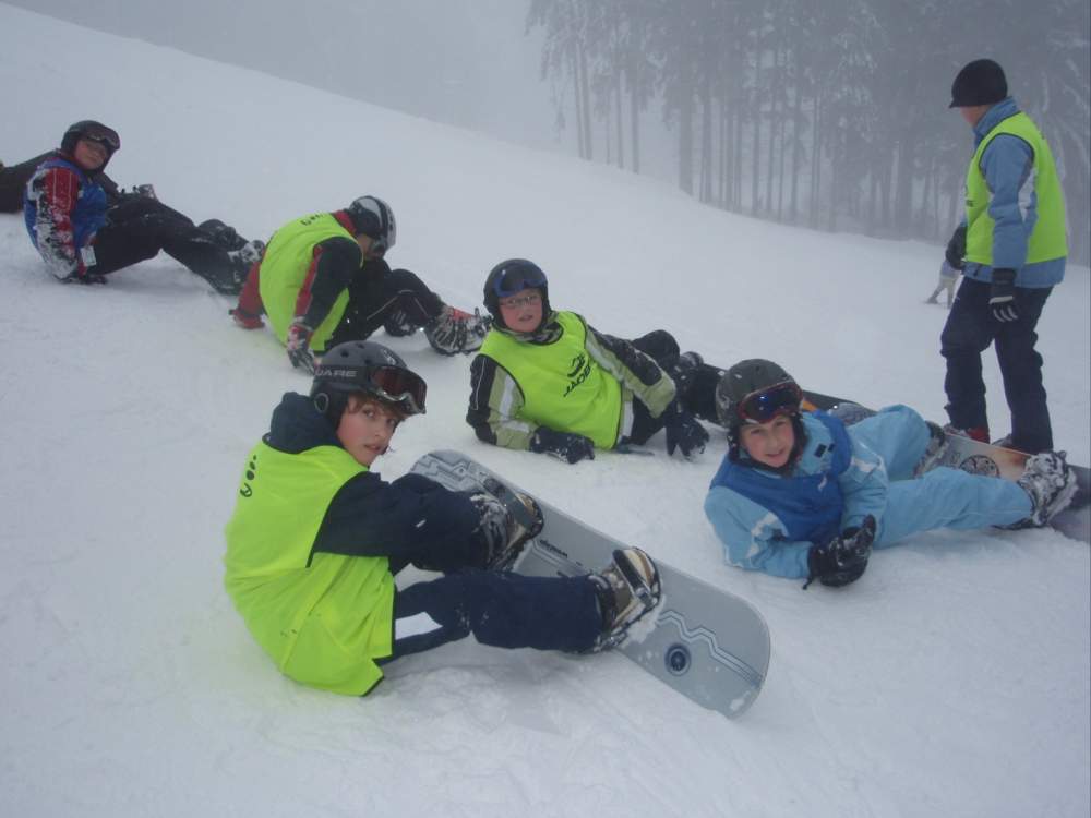 Lyžařský a snowboardový kurz v 7. třídách SJEZDOVKA