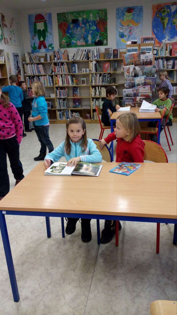 Třeťáci v knihovně
