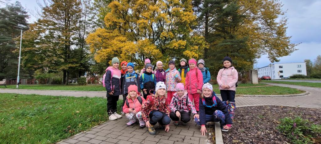 Prvoučná vycházka aneb škola v podzimní přírodě (I. A)