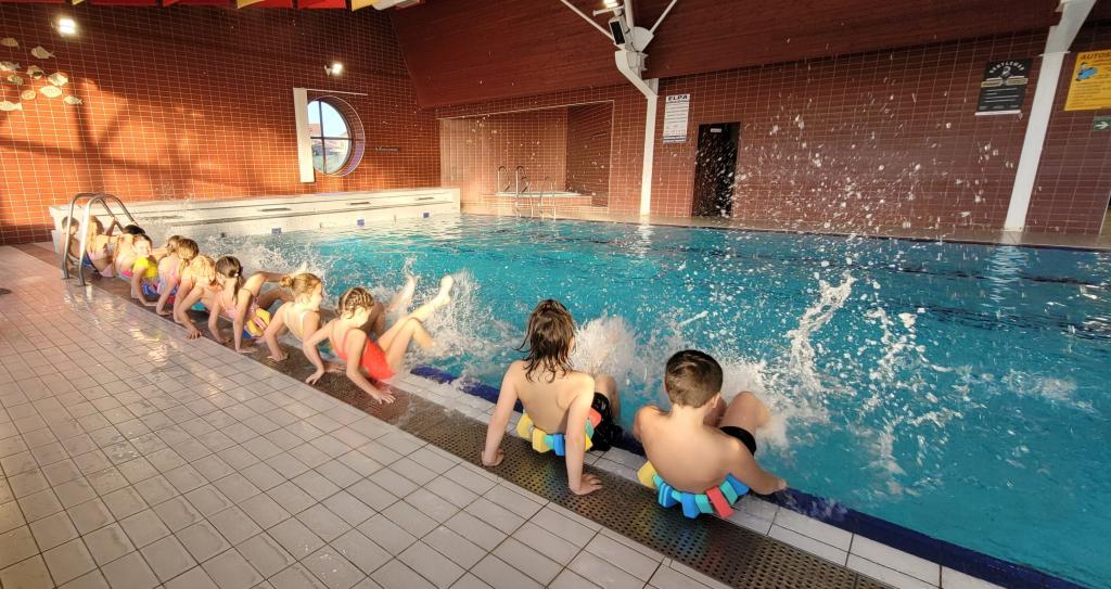 Plavecký výcvik druháčků (II.A, II.B)