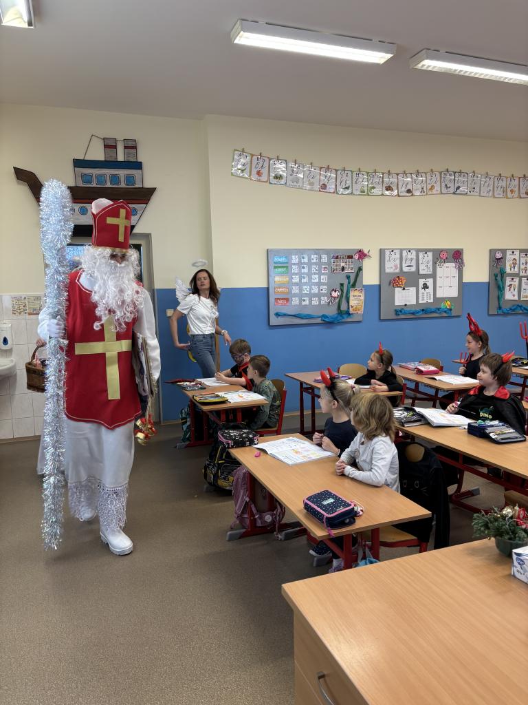 Mikuláš, čertíci a andílci u Chobotniček a Krabíků