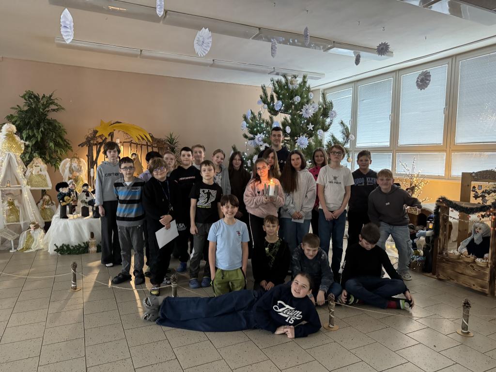 PRVNÍ ADVENTNÍ SVÍCE 