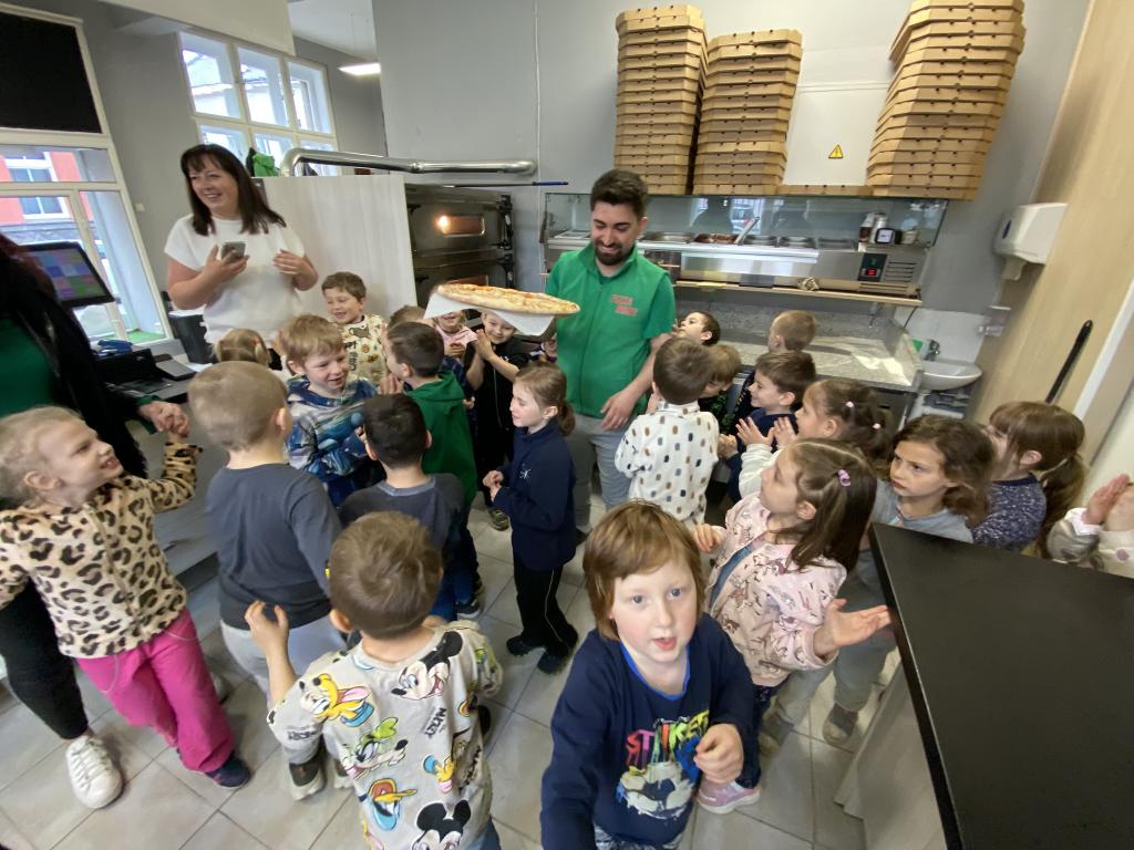 Předškoláčci v pizzerii - PT1, PT2