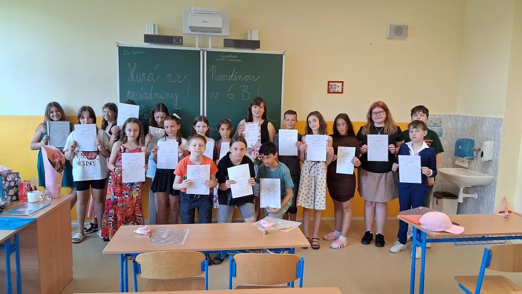 Vysvědčení u Skřítků (V.B)