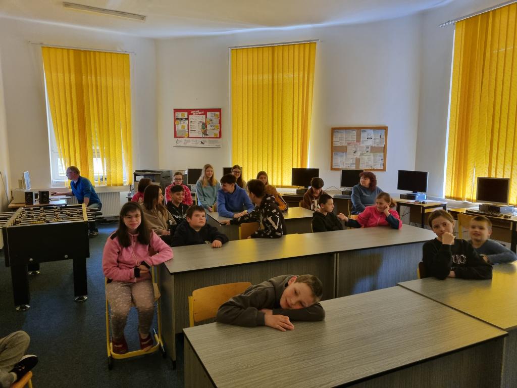 Přednáška o drogách a závislostech